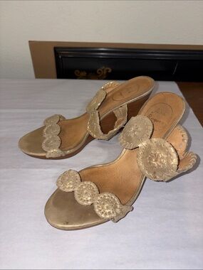 Jack Rogers Beige and gold Scalloped Wedge Sandals